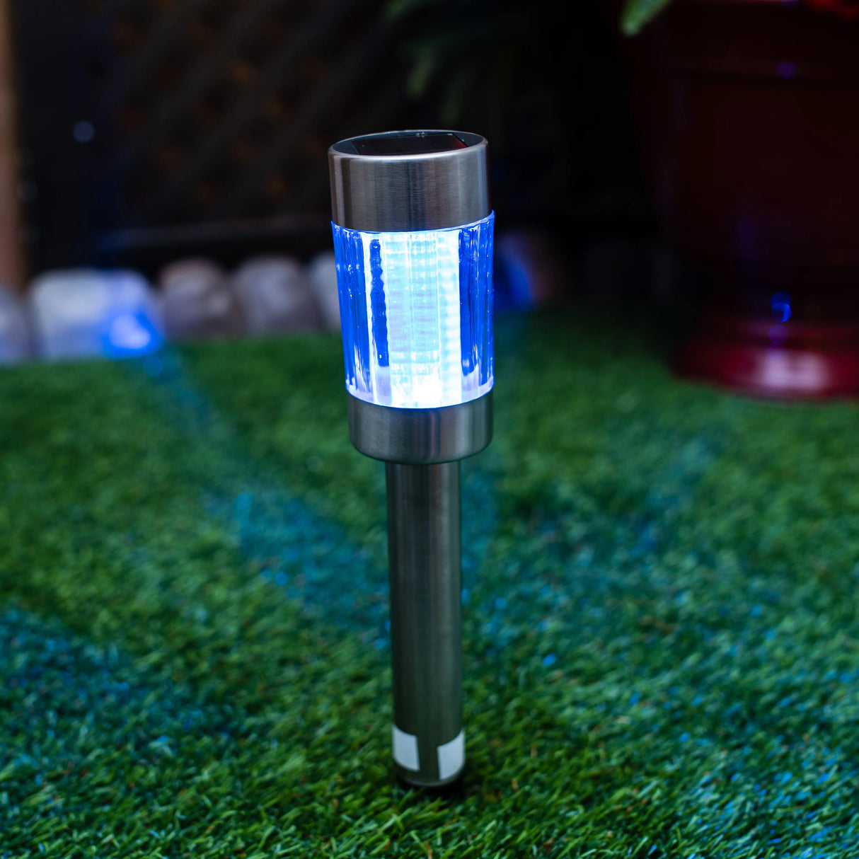 K024 blue light at night